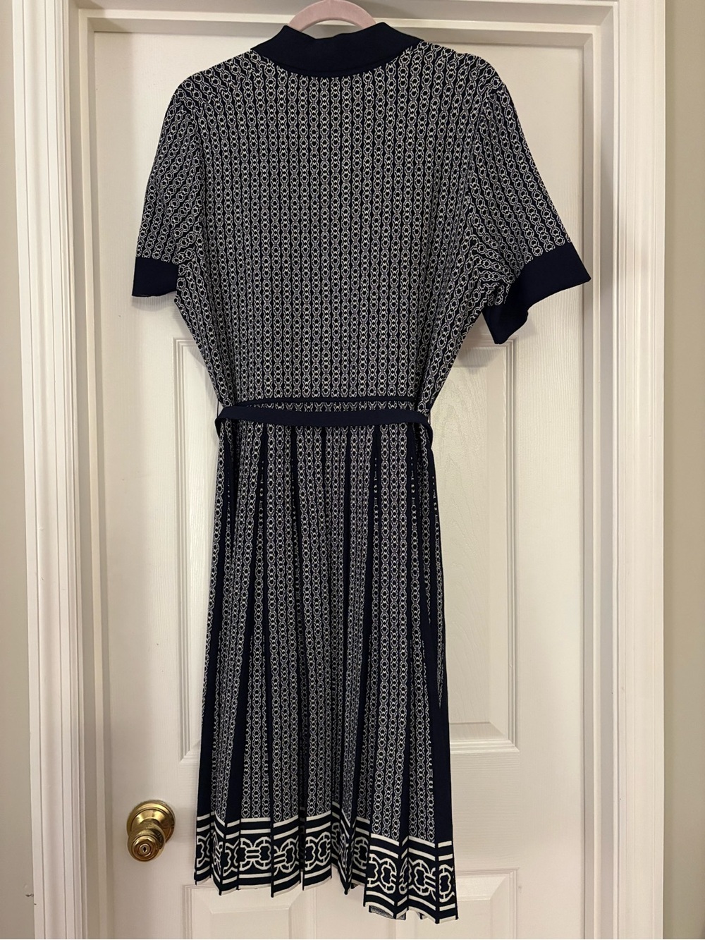 Tory Burch Tory Navy & Classic Ivory White Gemini Link Jacquard Pleated Dress - Picture 6 of 8
